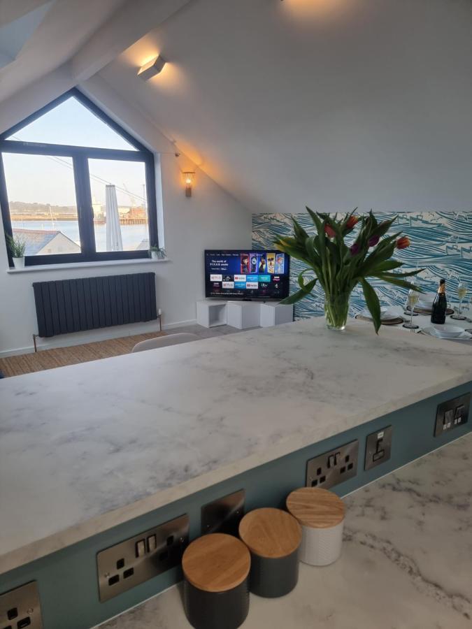 The Bunker-Luxe Central Falmouth Getaway With Stunning Sea Views Екстериор снимка